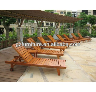 Swimming pool Chaise sun loungers